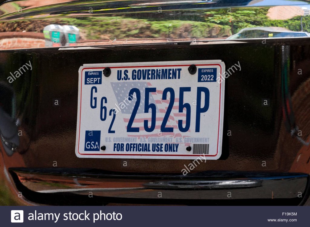 Шилэн машин - Шилэн хяналт

Төрийн үйлчилгээний автомашины дугаарыг иргэд хянаж болохуйцаар ялгая. Хөдөөлгөөнд давуу эрх эдлэхгүй, хагас бүтэн сайнд явж байвал цагдаа зогсоож шалгая ⁉️⁉️⁉️⁉️