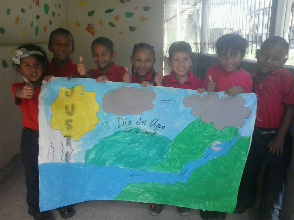 ESemillitas's tweet photo. CEI Las Semillitas Fnns. "Día Mundial del Agua" Nuestros niñas y niños siempre emocionados con sus actividades
#ElPetroEstáBlindado https://t.co/c1N6mqTdkA