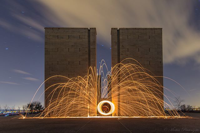 Faliscjs... #Medea #Arapacismundi #memorial #night #longexposure #steelwool #lightpainting #sparks #ring #ringoffire #fire #igersfvg #new_photofvg #yallersfriuliveneziagiulia #fvg #new_photoitaly ift.tt/2HX5Igu