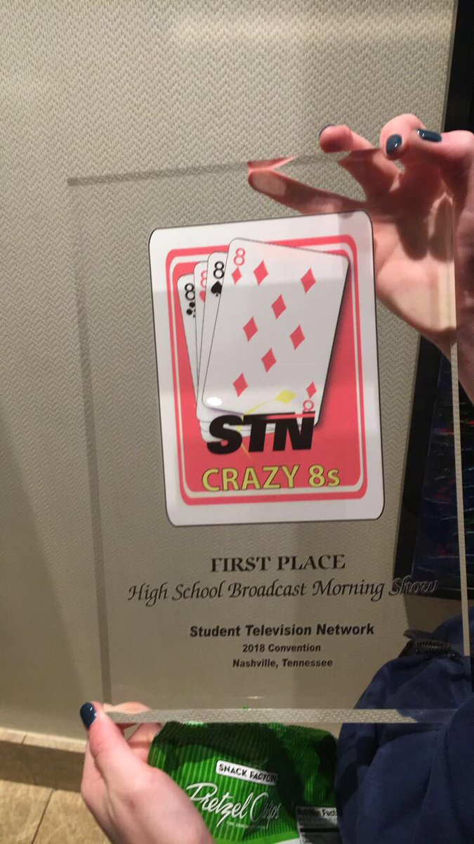 ellis__chandler's tweet photo. Tune in to our show tomorrow to see the show that won this pretty prize @STNNOW & a few more!! 🙌🏼🏆🤗 #Buzzedon10 @fmbuzztv https://t.co/sC26ubOYId