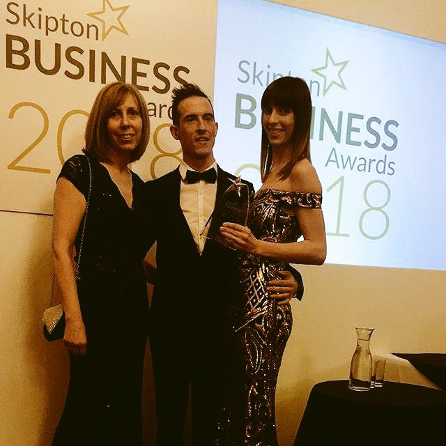 OMG 😲We won! Thank you so much everyone for your kind messages throughout the day and the last couple of hours 🙏🏼❤️ Much love to @Alexanders_Bar and @eswellbeing you're both amazeballs 😊 Such a fun night had by all ❤️🐶 #SkiptonBA2018