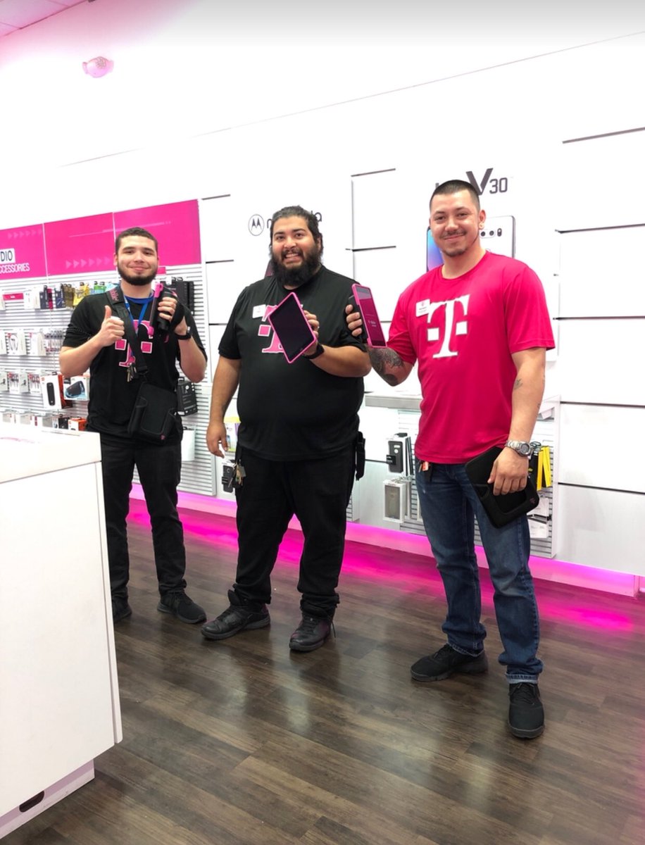 tm_5565's tweet photo. North Hollywood is officially armed with their REMOS and ready for the #RemoRevolution!!!!! #CustomerObsessed @TMW_Team #TMWLoves @jammie77218217 https://t.co/3Km7tYBw69