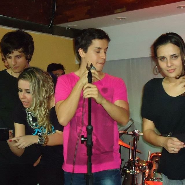 chaydaily's tweet photo. Duda Rodrigues via instagram, ontem (21), com o Chay Suede e amigos: "Foi lindo, foi intenso e sem dúvida marcou para sempre a vida de todos nós. #7anos #rebelde #psempre #rumoaos10anos #temqueterfesta" https://t.co/fYCXfyK6Vn