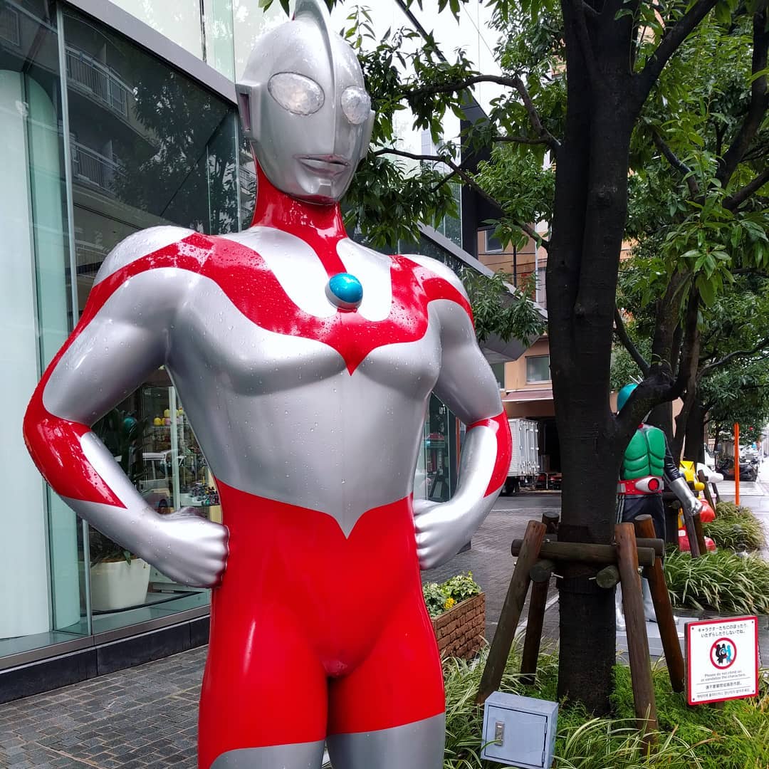 animenyc's tweet photo. A rather wet Ultraman #ultraman #ultrabeam #animenycinjapan https://t.co/30fBntTVDz