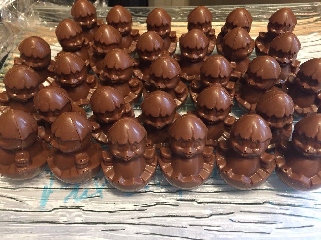 AudePocchiola's tweet photo. naissance d’un élevage de poussins, #vertcitron c’est trop bon et vous que préférez vous?.i ❤️ la@friture https://t.co/yCk3gb8Eoh