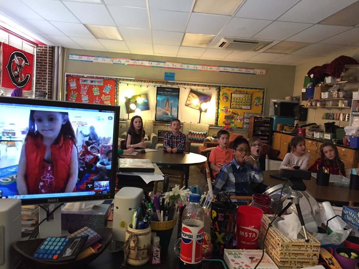 atechiebookworm's tweet photo. We love @googlehangouts_ and @VinsonsKinder &amp; @PyrtlesLibrary!!! #hornetsr2 https://t.co/43ZEmJtG3v