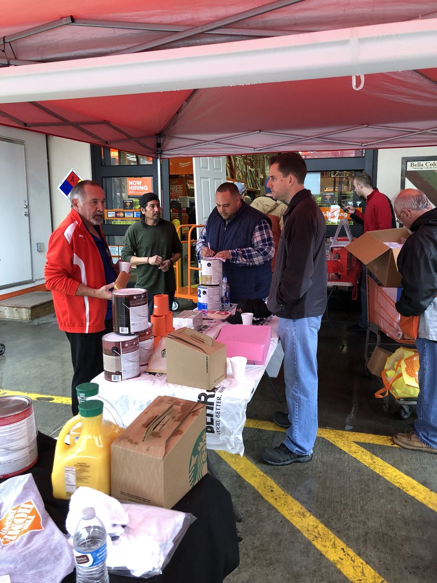 Dbarbieri0642's tweet photo. Rain or shine always a good time with our Pros! https://t.co/3gxn2jurFg