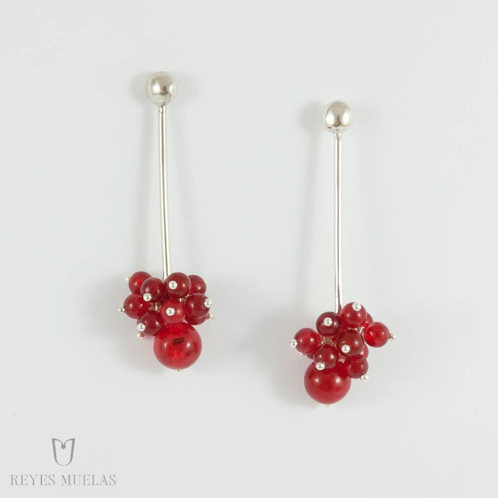 ReyesMuelas's tweet photo. Los pendientes Moravía los hacemos en dos tamaños diferentes 
¿cuál es el tuyo?

#handmade #jewelry #wineinspired https://t.co/S7wLi4cOzs