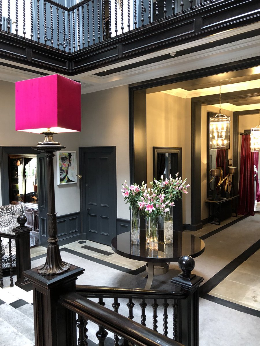 My favourite wedding venue (of course, I’m biased!) I’m always so happy to return to where I got married, @CarlowrieCastle Such a fun day yesterday tasting sample menus for a client