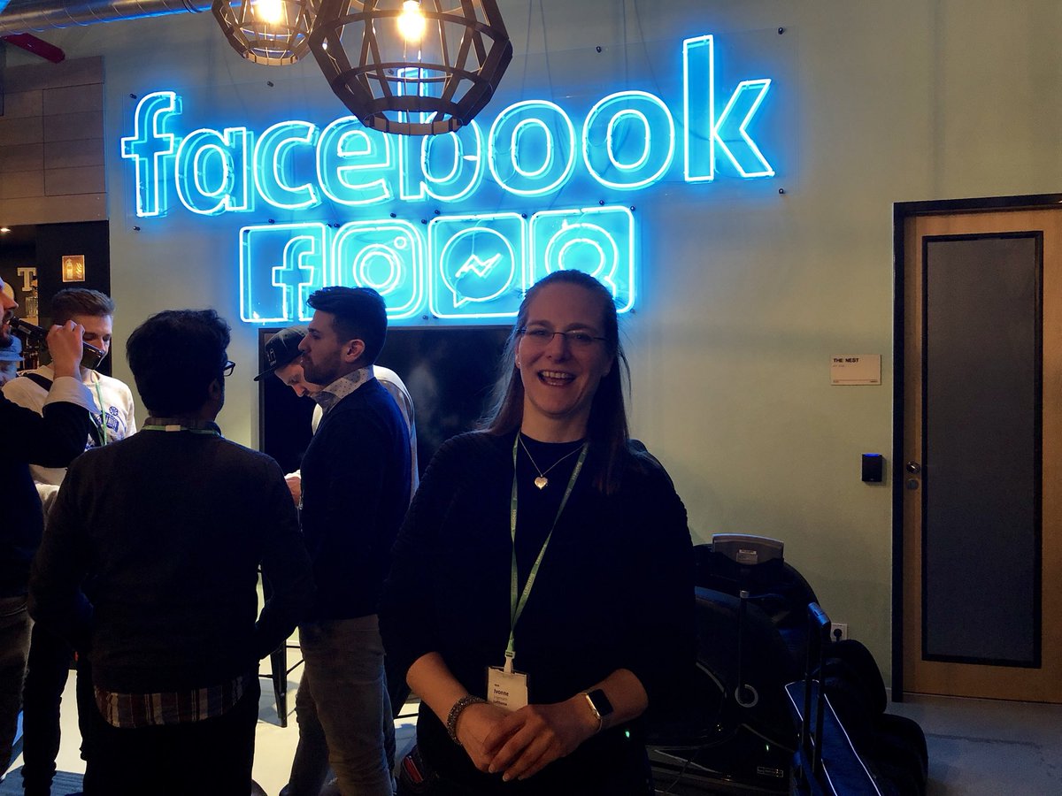 Great #botsHH meetup yesterday at Facebook. Thanks to @knowherego. 
The slides of my talk are available for download at slidesshare.
slideshare.net/IvonneEngemann…