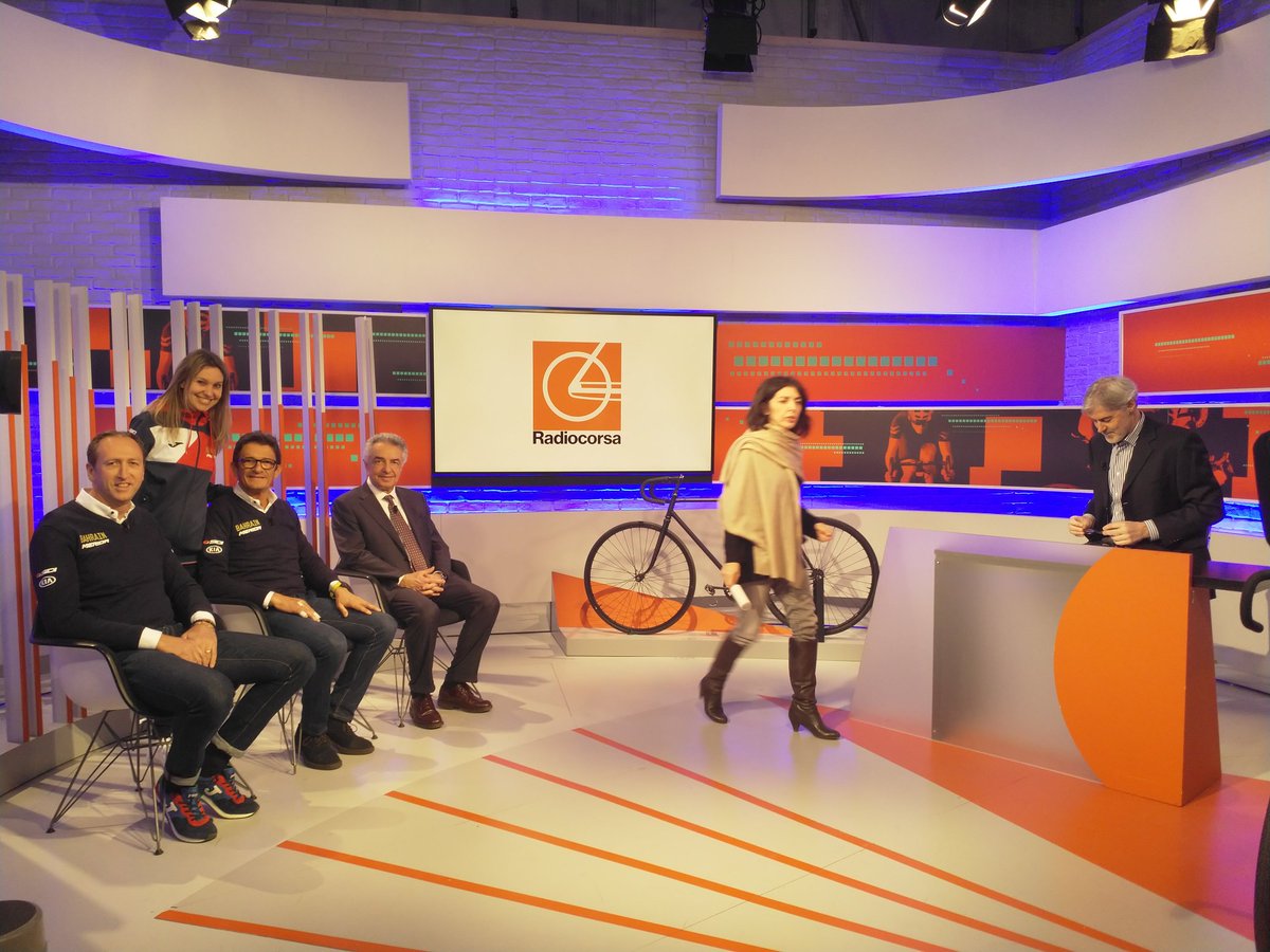 📺 Tra poco <a href="/RaiSport/">RaiSport</a> #RadioCorsa con <a href="/mikpall/">michele pallini</a> e <a href="/albivolpi/">Alberto Volpi</a> #BAHRAINMERIDA🇧🇭