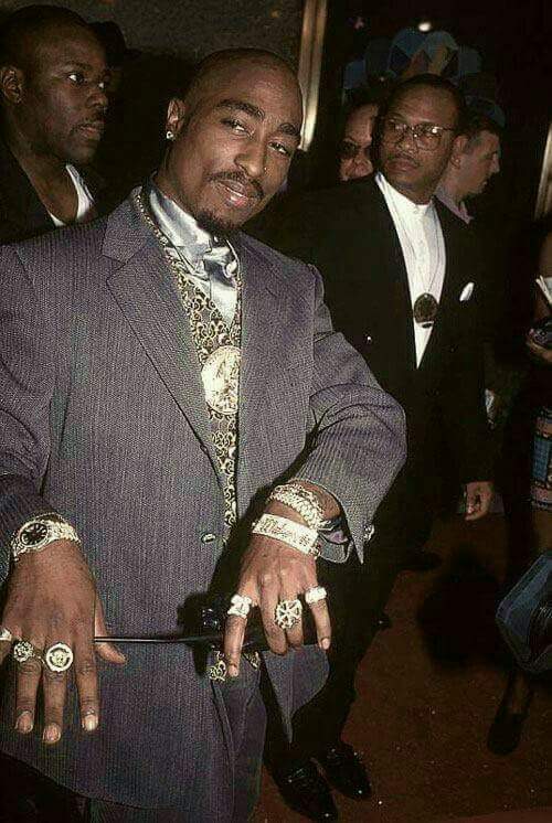 2pac_gang's tweet photo. 👑 https://t.co/1IAtfIltvA