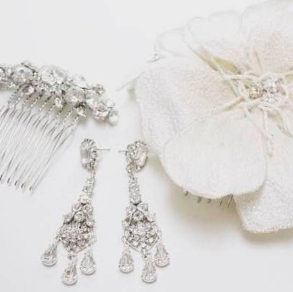 Bridal accessories = a girl's best friend ;)