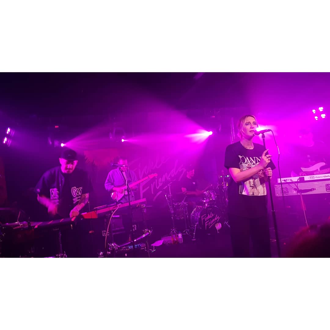 Juki_W's tweet photo. Fickle Friends were so good last night! @ficklefriends ❤💃🌴 With support from @haarmband & @valerasband @O2AcademyLpool
https://t.co/JRwyHpP74J
#blog #blogger #fblog #fblogger #liverpoolblog #liverpoolblogger #ficklefriends #youaresomeoneelse #haarm #valeras #music #review https://t.co/OCIT9C1qrX