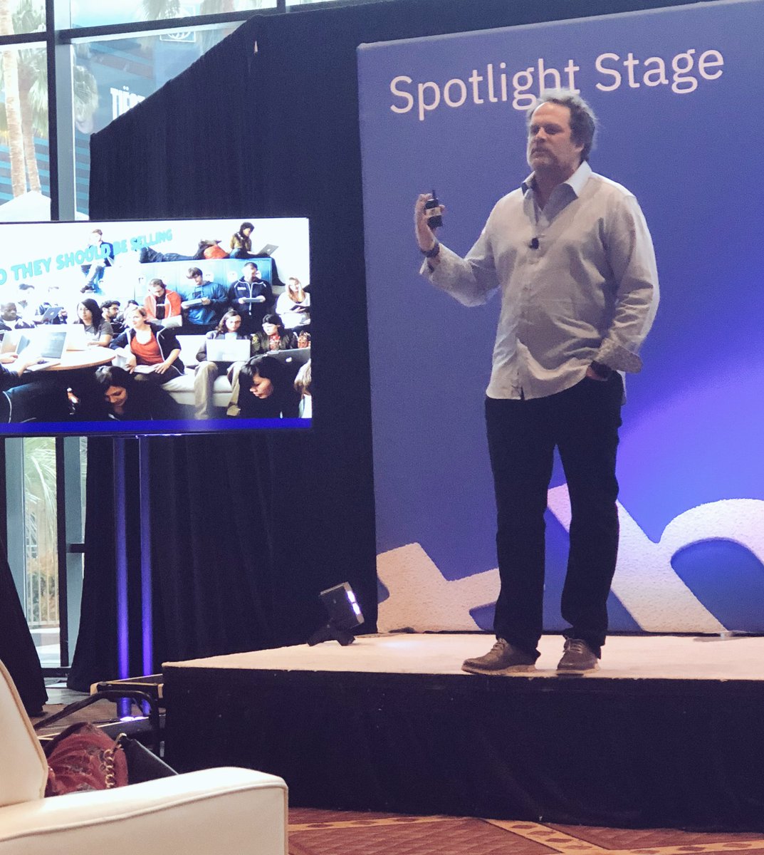 glanceteel's tweet photo. RT @IBMPartners: “We have to make the IT consumable like the cloud.” - @glanceteel describes the solution that led to @Converge_One’s 3rd #BeaconAward at #PWThink https://t.co/4SSkkncBY9