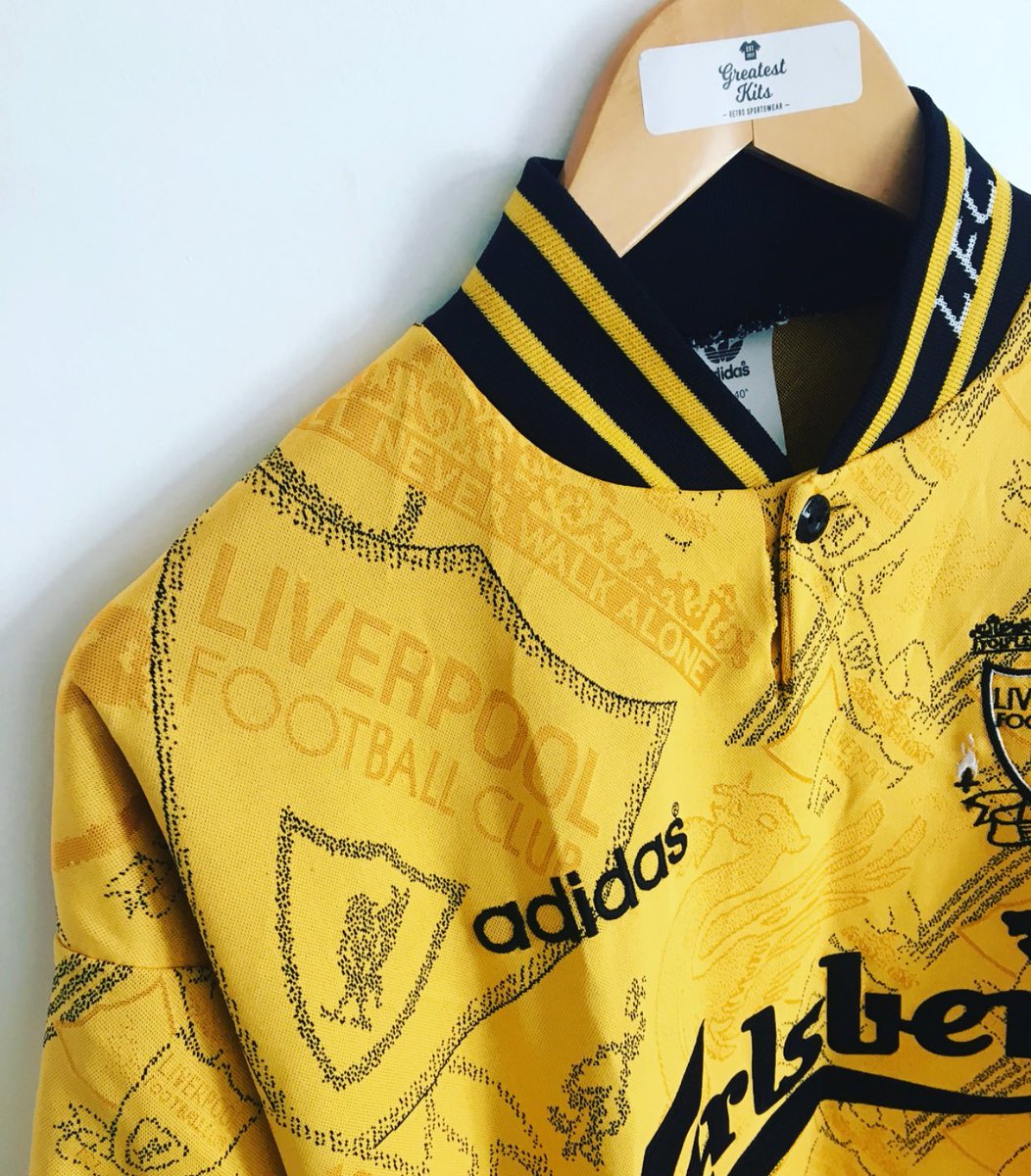 formakultur's tweet image. 90’lı yılların kendi ruhu, özgün bir tarzı vardı. Bunu dönemin formalarında da görmek mümkün. 
94/95 Liverpool deplasman forması.