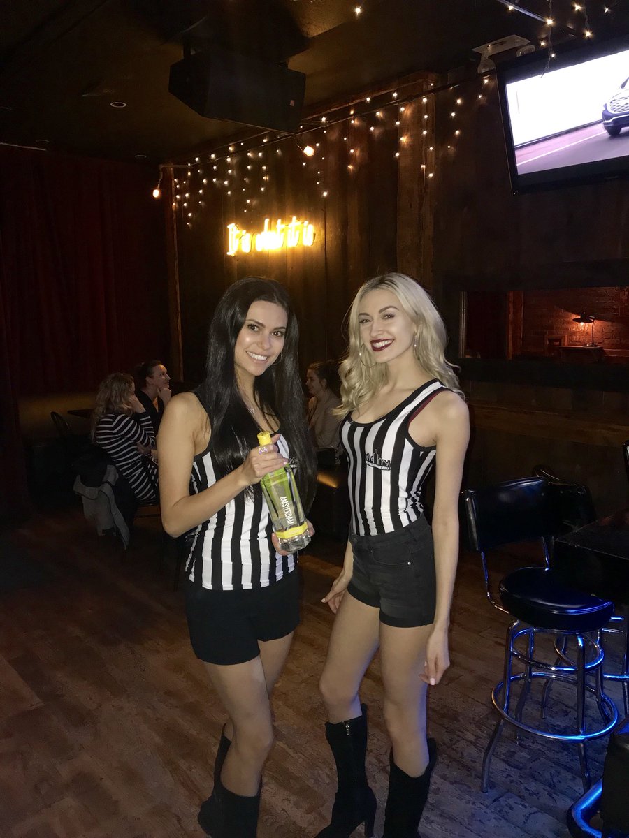 HartAgency's tweet photo. #hartmodels Margarita &amp; Casey sporting @newamsterdamvodka at @libationnyc 😍🍸 #hartagency #newamsterdam https://t.co/UJMyfYaeHF