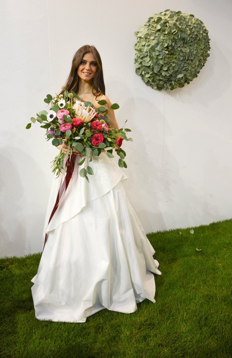 Clairedelune031's tweet photo. Siamo tra i vincitori dei Wedding Awards 2018! https://t.co/jJTj6Pt0mi the new Lake Como floral brand!! https://t.co/jEF4seEJuP