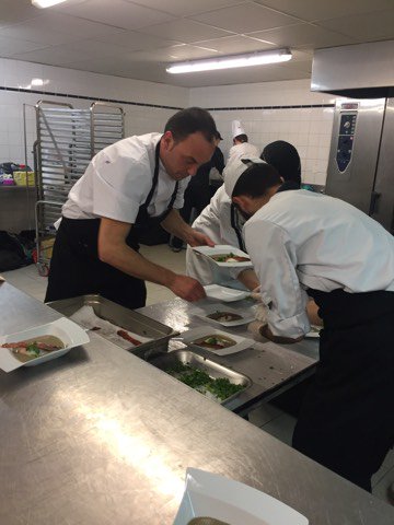 Lautreamont65's tweet photo. Palais Beaumont à Pau : dîner de gala #AFLYHT pour 250 convives ....nos élèves Tale Bac Cuisine et Commercialisation Services en Restaurant ont pleinement assuré leurs prestations..de véritables professionnels !! https://t.co/QT5uLBxIQ6