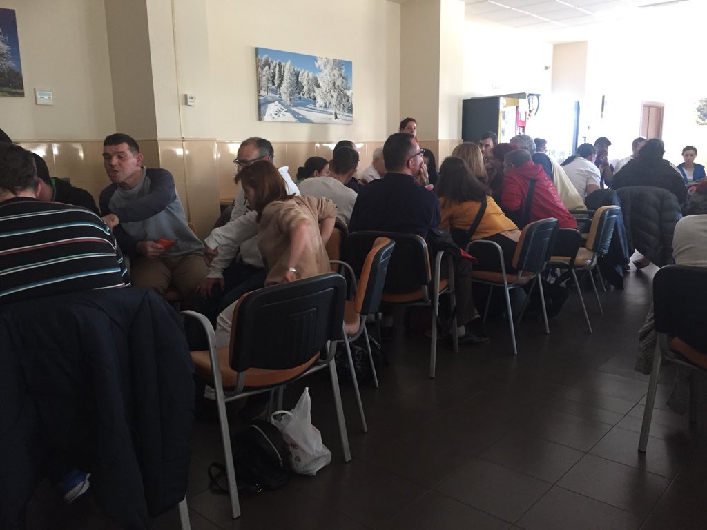 IsmaelAMAS's tweet photo. Hoy primer día, dos encuentros, de los #AMASdecerca en @GrupoAMAS. En dos meses 30 encuentros d l Dirección General con los casi 1000 trabajadores de AMAS para compartir proyecto y escuchar lo que tienen que decirnos. Por nuestra parte ¡GRACIAS por trabajar por cumplir la MISIÓN! https://t.co/qvsRZZdTDZ