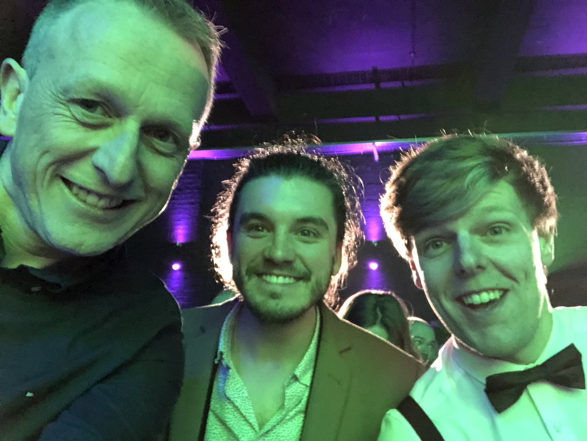 AndyCKent's tweet image. So good to hang out with the @UkeboxBandUK boys last night and today ... all the best with the trip to Singapore! #BinaryFest18