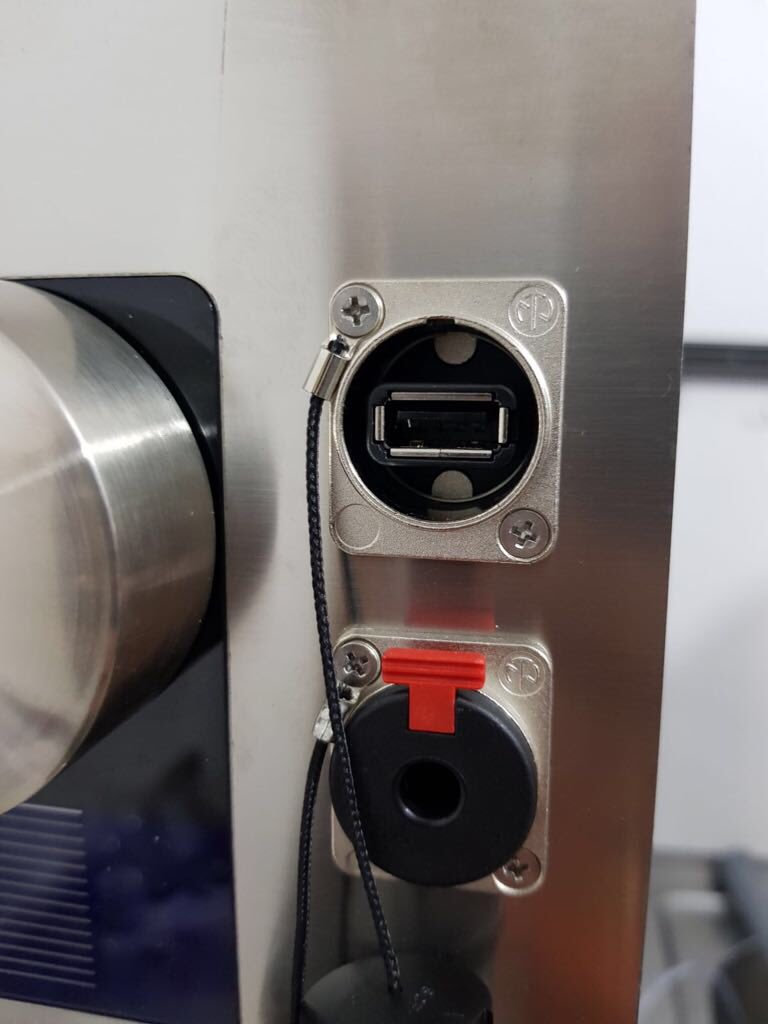 LagainSAT's tweet photo. Nuestro equipo técnico se ha desplazado a la provincia de Jaén, donde hemos realizado la instalación de un nuevo horno compacto #Electrolux MultiSlim para un restaurante.
¡Gracias por confiar en nosotros!
“El horno compacto MultiSlim, el perfecto aliado para tu restaurante” https://t.co/MZigzPFg6N