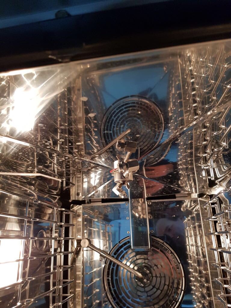 LagainSAT's tweet photo. Nuestro equipo técnico se ha desplazado a la provincia de Jaén, donde hemos realizado la instalación de un nuevo horno compacto #Electrolux MultiSlim para un restaurante.
¡Gracias por confiar en nosotros!
“El horno compacto MultiSlim, el perfecto aliado para tu restaurante” https://t.co/MZigzPFg6N