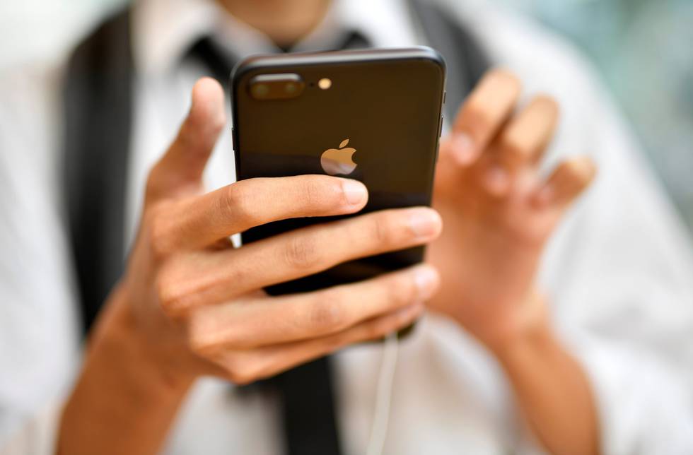 heraldoes's tweet photo. Un fallo de iOS permite a Siri leer tus Whatsapp a cualquiera que se lo pida https://t.co/Zzg8G6Og9T https://t.co/ATVBJZsxl9