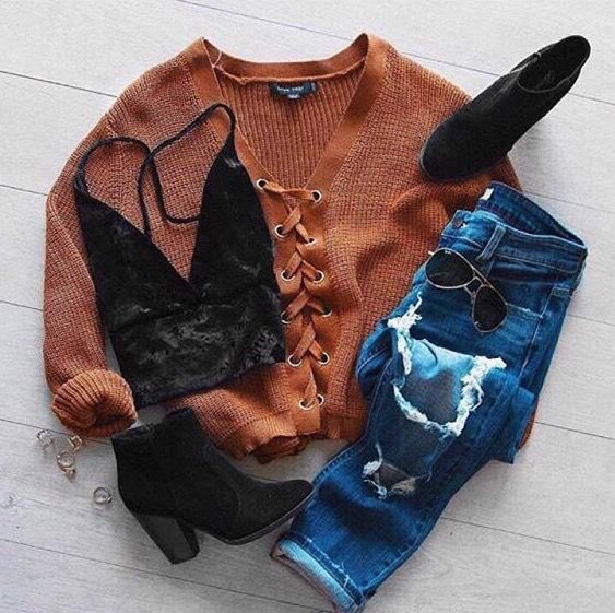 acartomantelua's tweet photo. roupas que gostaria de usar porém não tenho dinheiro nem pra uma blusinha dessas https://t.co/WTvsbPZag3