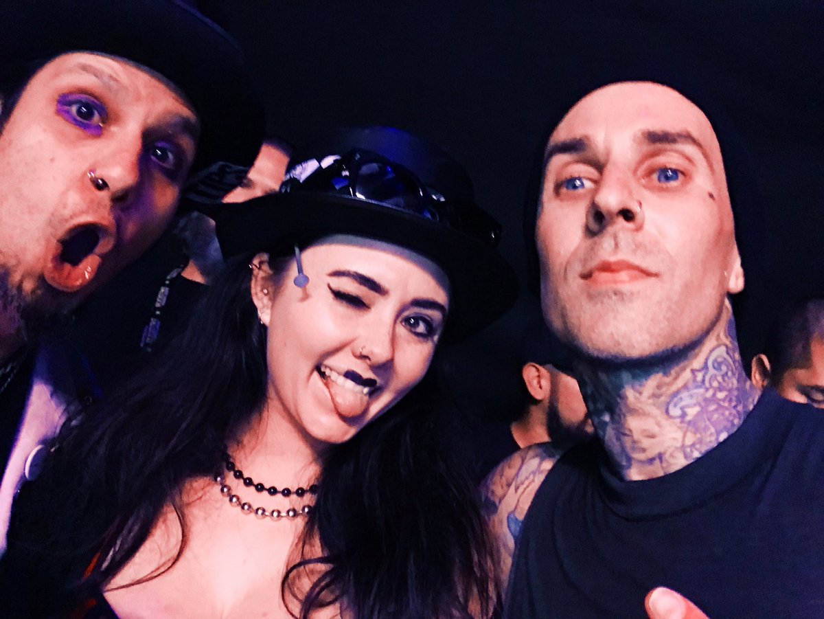 darinmalfi's tweet photo. Ya know, just another day at the office...hanging backstage with @travisbarker #DangerousD #Musink2018 #musink #DrumHero #stapleguy https://t.co/H2OvyxZFTW