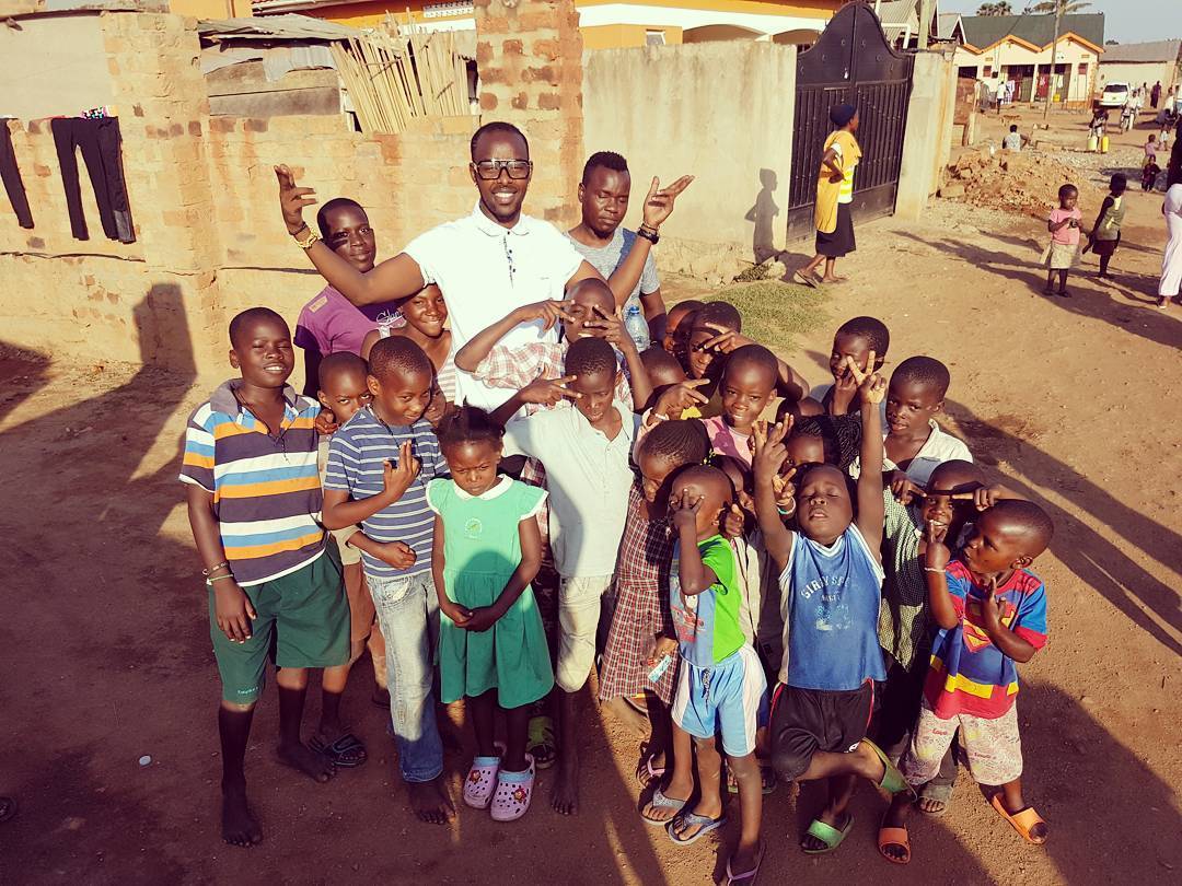 ShattahRama's tweet photo. @AbdulWajjid @eddykenzoficial our Ugandan superstar #KCA #FavAfricanStarEddyKenzo https://t.co/57QPfuaVPx