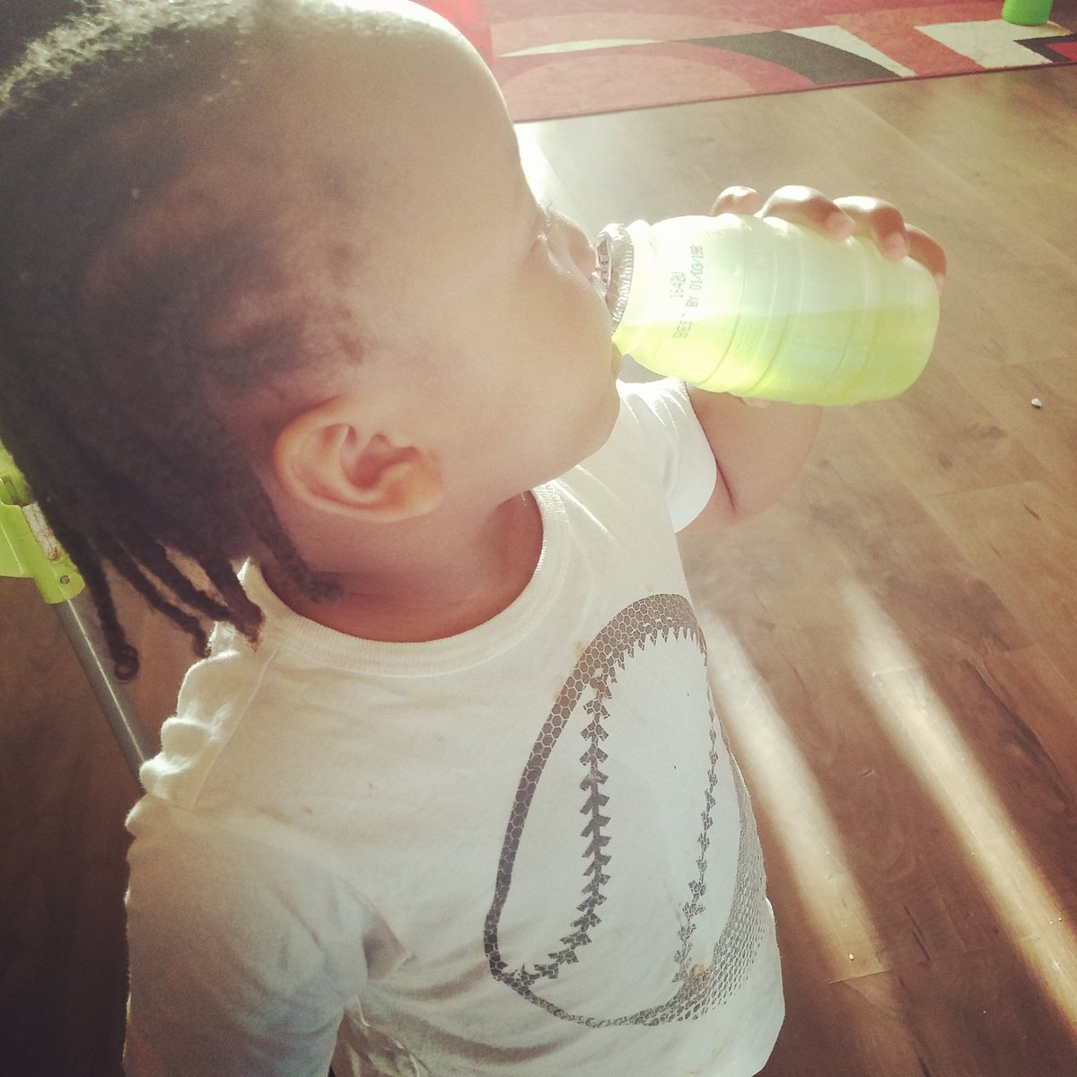 CapitalAre's tweet image. Just gave my 1 year old son a lesson  about the best beverage in NYC in the summer during the 1980&apos;s. #crackera #quarterwaters #wesurvivedDat