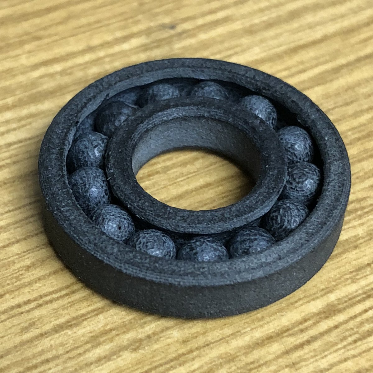 Baked3D's tweet photo. 3D printing can produce results that no other type of manufacturing can This functioning bearing was printed as a single unit and needed zero assembly. simply clean and go. this is a very basic example of the possibilities of 3D printing.
#3dprint #3dfuture #baked3d #technology https://t.co/kxOMdycsos