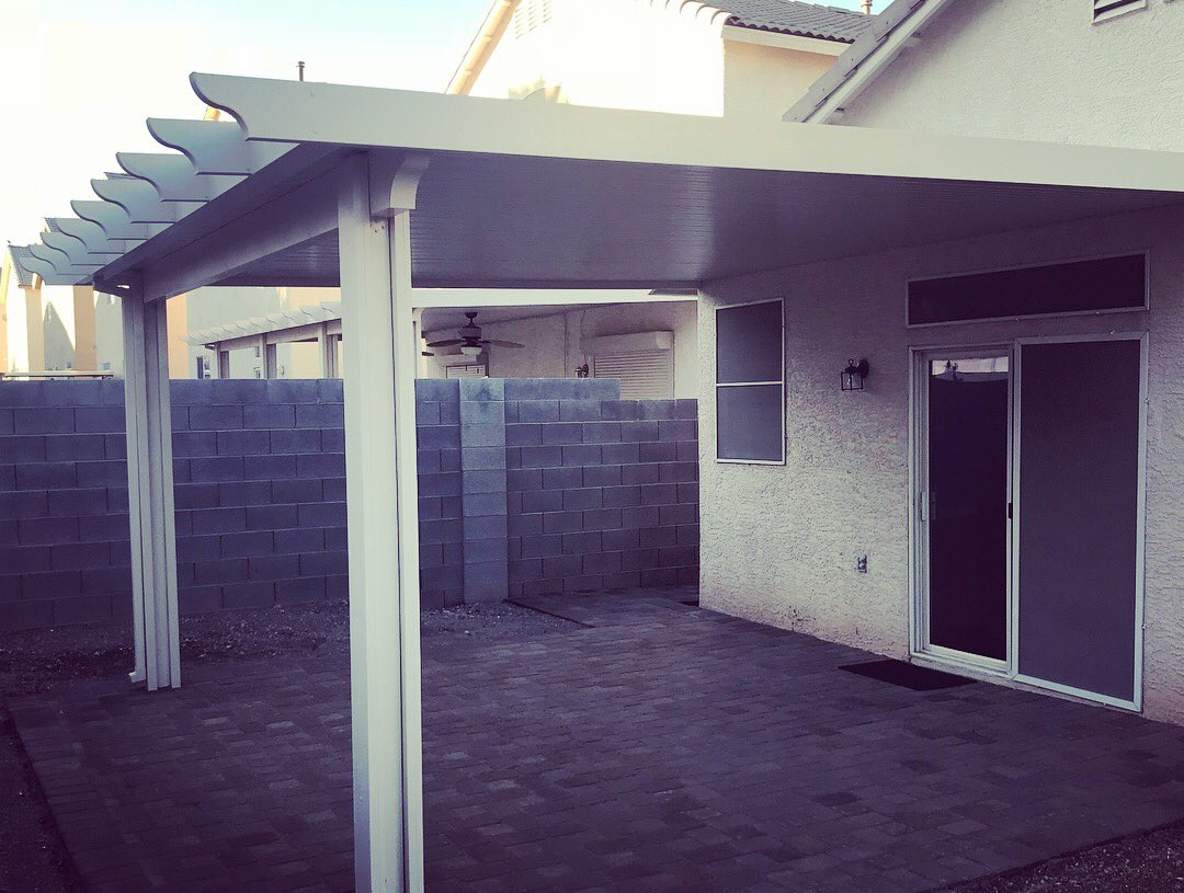 BellaPatioLV's tweet photo. Lift off! 🔥 💨 🎈 
Take your yard to new heights with a new patio cover! 
#hotairballoon #patiocover #patiolife #solid #scallop #homeimprovement 
#landscapingideas #architectualphotography #aluminumpatiocovers #duralum #alumawood #BellaPatio https://t.co/MhD2Ozn32T