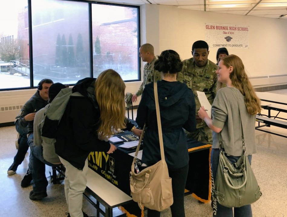 Such an #AACPSAwesome opportunity for #GBEvening students to meet with the @USArmy recruiters at our #CollegeCareerFair! @altedaacps @AACountySchools @aacpsmccurdy