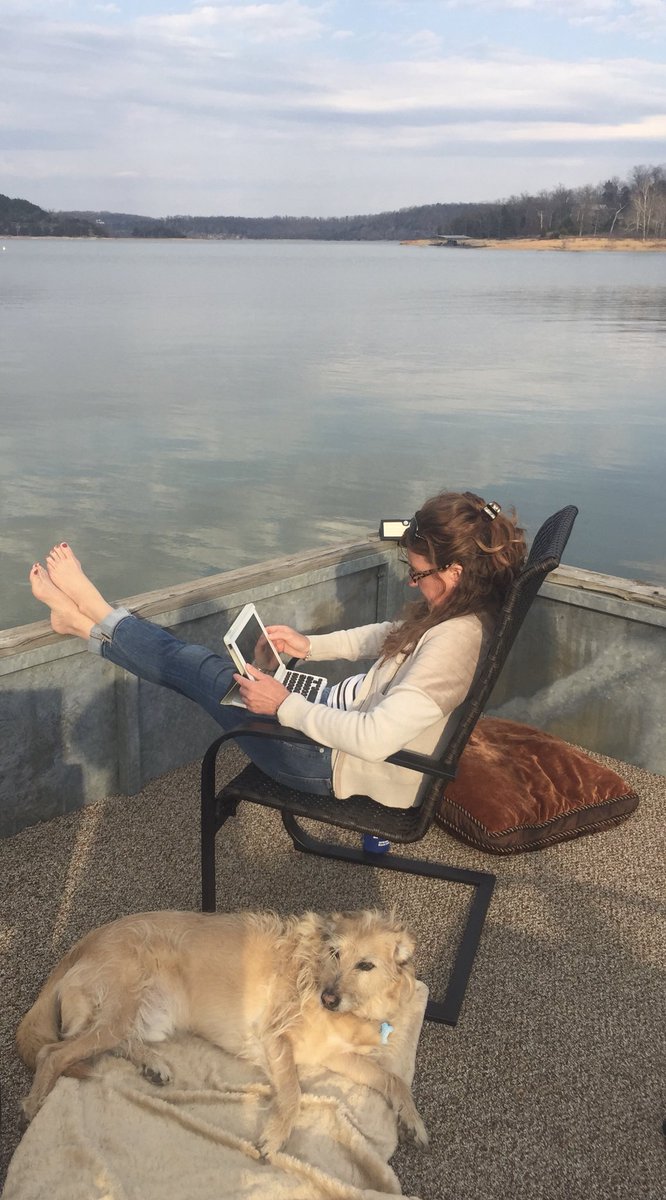 mytraveltails's tweet photo. When the only left to do is return calls and respond to emails, you can do that at the lake! #Lake30 #Waitingonsunset https://t.co/j9KjjcOYDp