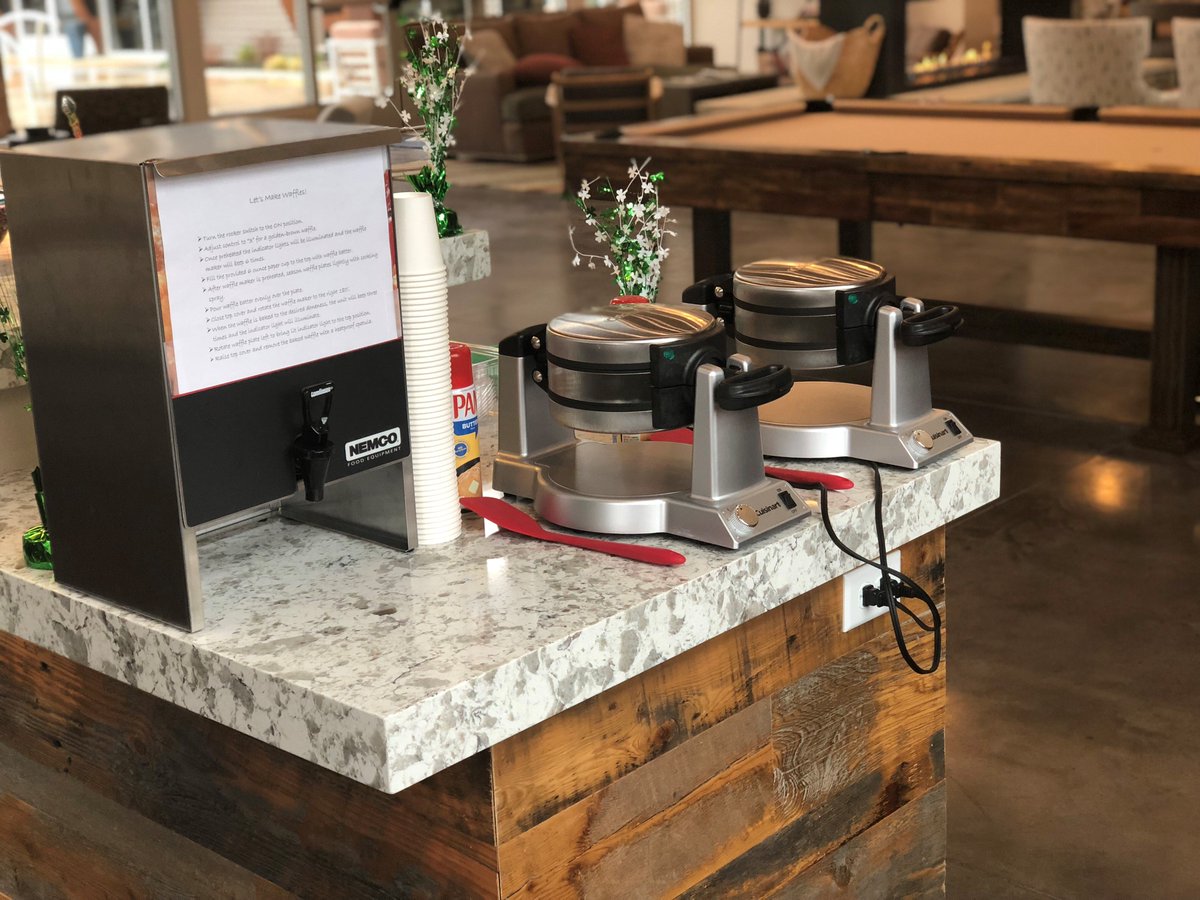 TheDistrict_BOI's tweet photo. "Waffles are pancakes with abs." Some snaps from last weekend's waffle bar. If you missed it, pop in this Saturday!
#Waffles #WaffleSaturdays #WaffleBar #ItsADistrictThing #Breakfast #Yum #BringOnTheSyrup #ItsTime #TheDistrictatParkcenter https://t.co/ZPczNspZ0i