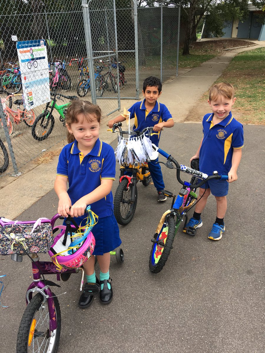 Students @GiralangPrimary decorated their bikes and scooters for National Ride2School Day! #ride2school