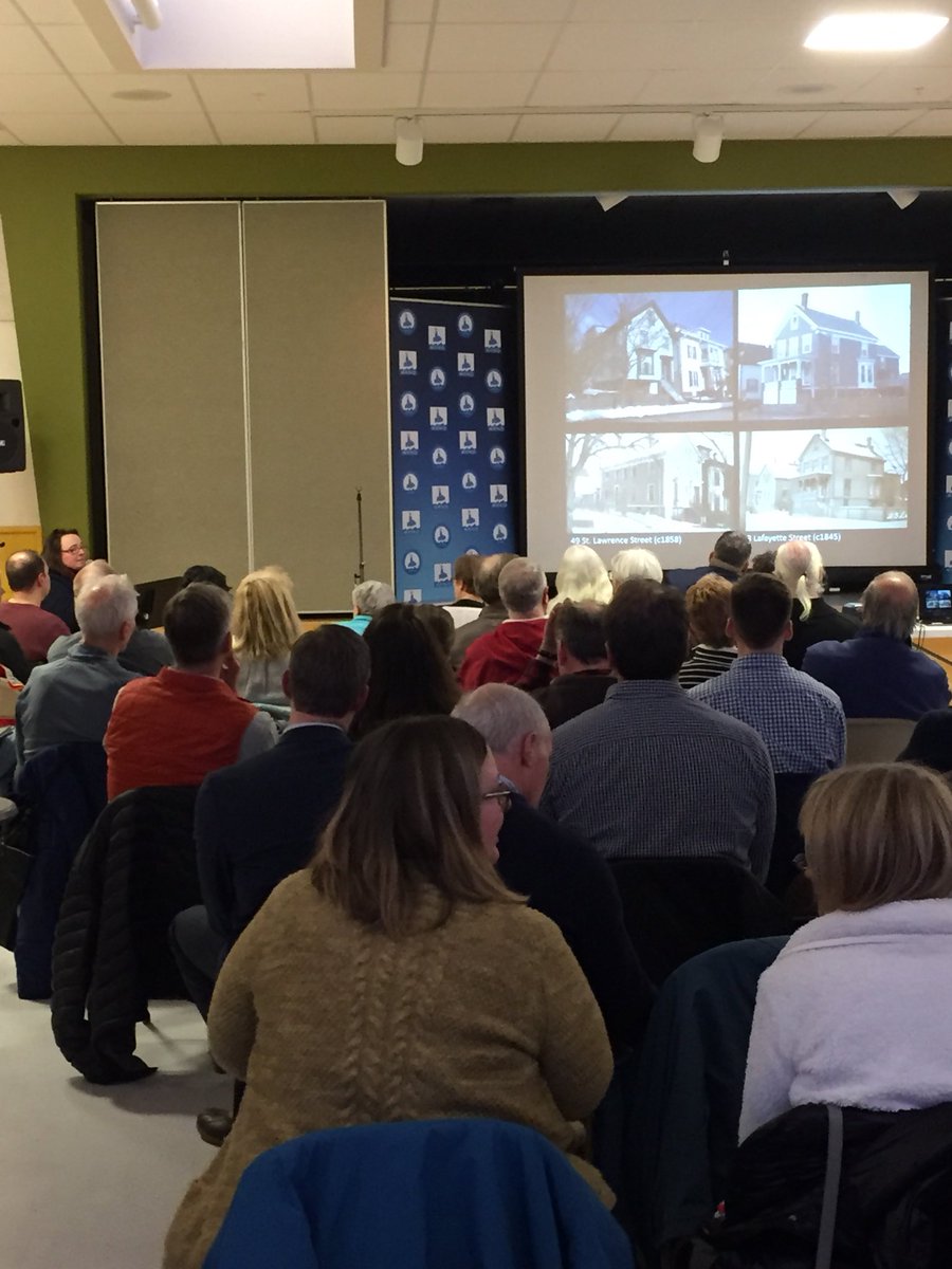 PortlandPlan's tweet photo. Interesting presentation from Greater #PortlandME Landmarks about the history of #MunjoyHill. On Saturday at 11 at the East End School we will hold a session on development on the Hill to listen & present ideas for responding to challenges and opportunities. https://t.co/uhl5GZeODb