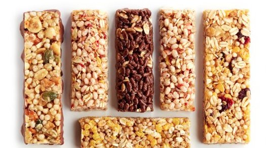 WomensRunning's tweet photo. Not every energy bar is created equal. What we found when looking into which bars actually give runners tangible energy boosts: https://t.co/8wyKZr56iE https://t.co/KuWkpsQKUj