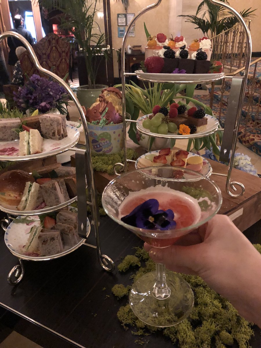 rebeccafelgate's tweet photo. Having a lovely evening at @FairmontRYH  with @StedyPhoto  @haylebale  ☺️ #RYHSpring  🌸 https://t.co/Y8FdaHz44F