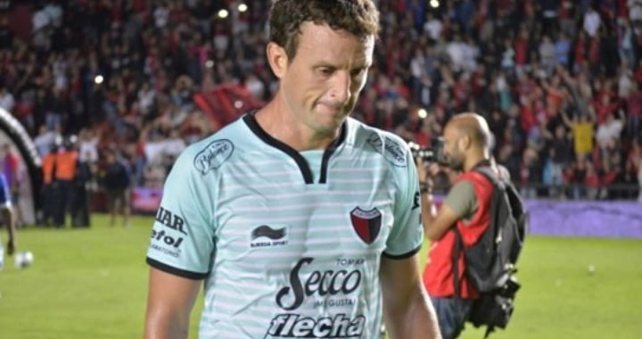 DDLCancha's tweet photo. #Colon | Malas noticias para Eduardo Domínguez.
Se desgarró nuevamente Pablo Ledesma.
El posible reemplazante del expulsado Matías Fritzler, queda descartado ante #GodoyCruz https://t.co/YIIKmX7t9N
