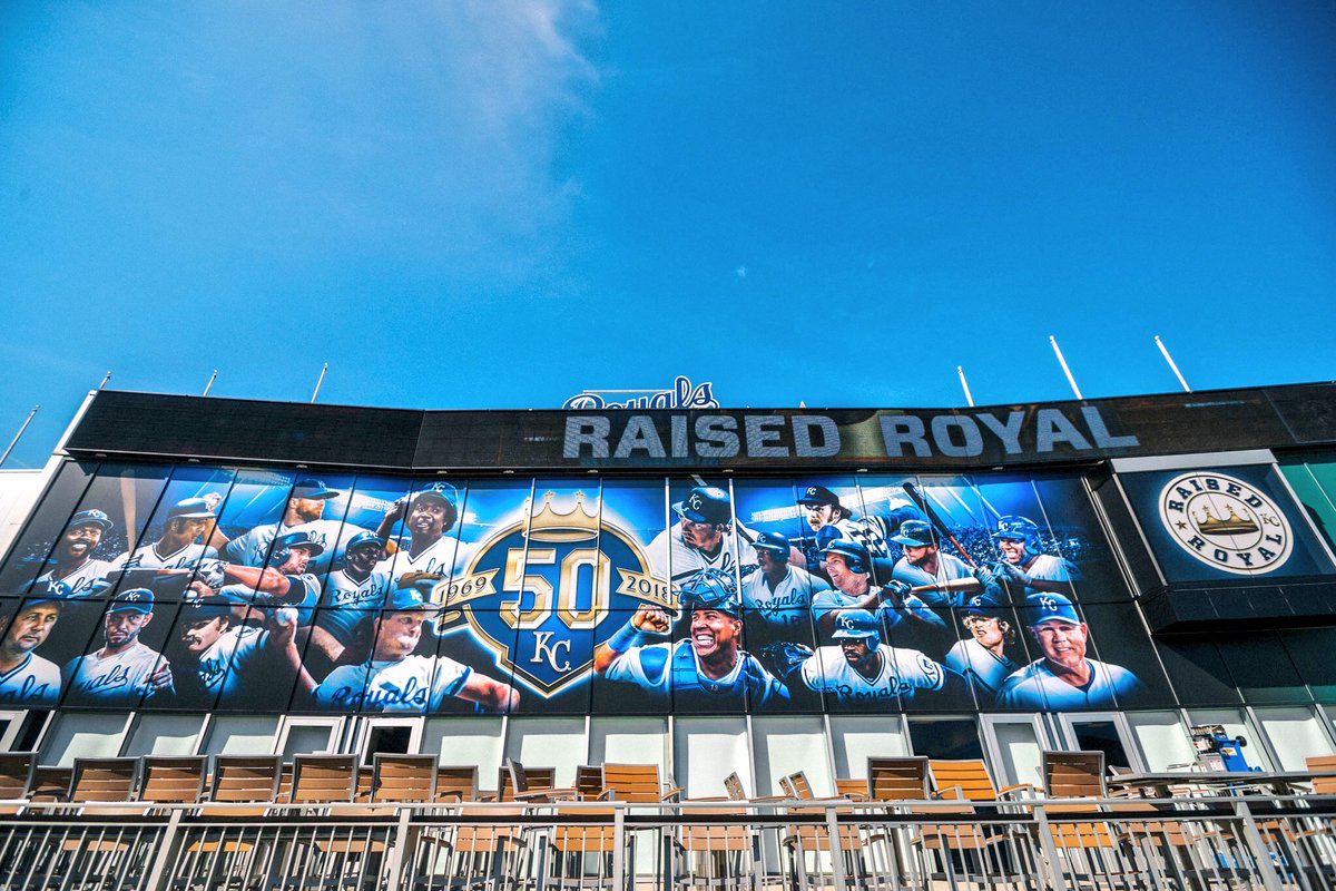 Royals's tweet photo. #OpeningDay is near, which means a new Hall of Fame banner is up. 😍 #Royals50 https://t.co/uCVqcuwx7F