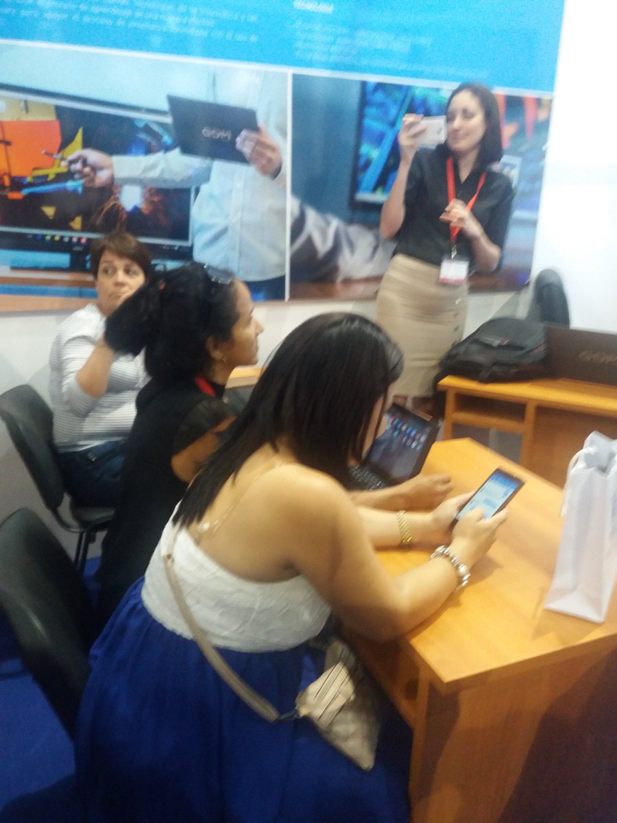 dellylien1's tweet image. Mujeres jóvenes de @universidad_uci y @CESOL_UCI protagonistas de jornada por #Nova6 y #SWL en #Informática 
2018 @universidad_uci @CubaMES