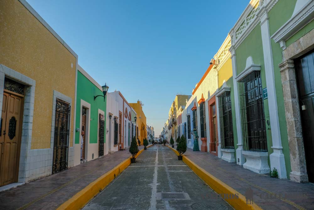 Visitar los lugares turísticos de Campeche, uno de los lugares con más encanto de México viajeroscallejeros.com/lugares-turist… #Campeche #México