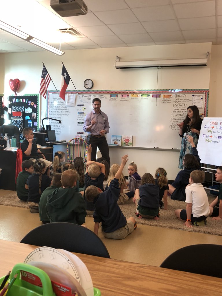 BurlesonISD_SS's tweet photo. Great visit this morning @AcademyatND ...Collaborative Teaching was in full swing and Ts and Ss were all engaged in learning activities. Way to go Mr. Young and Mrs. Hannigan #BISDInspires #AANDLEARNS #Allmeansall https://t.co/T4RDR5qk19