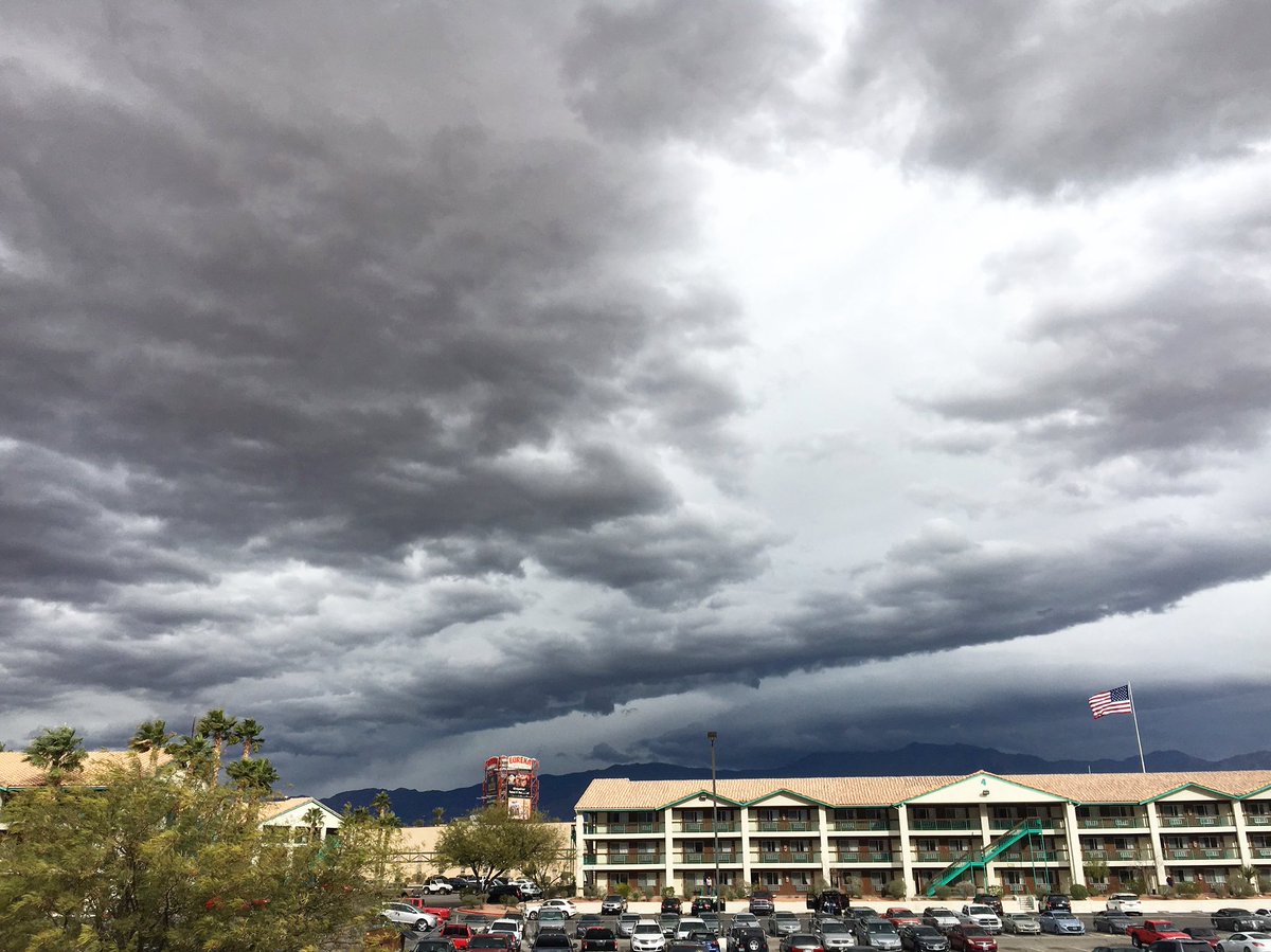 wherenexttv's tweet photo. A stormy night in the Nevada desert. #virginriver #stormy #windy #wind #stormyclouds #hotel #virginrivercasino #virginriverhotel #casion #wildwest #thewildwest #outwest #nevada #mesquite #rvlife #roomcomp lol https://t.co/bm27QmbhZx