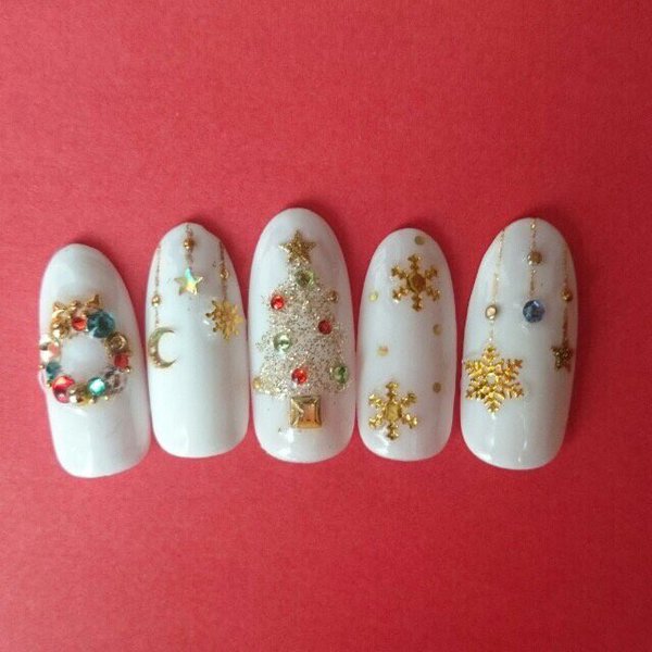 nail_oshare_'s tweet photo. ホワイトベースにクリスマスネイル♡ https://t.co/tJJbKu3UvG