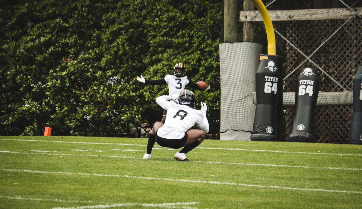 SouthernMissFB's tweet photo. Tez: “Jaylond, Jaylond, Jaylond!”

📷

Jaylond: “Hold up, 8!”

📸 https://t.co/1J0ysQ1o3i