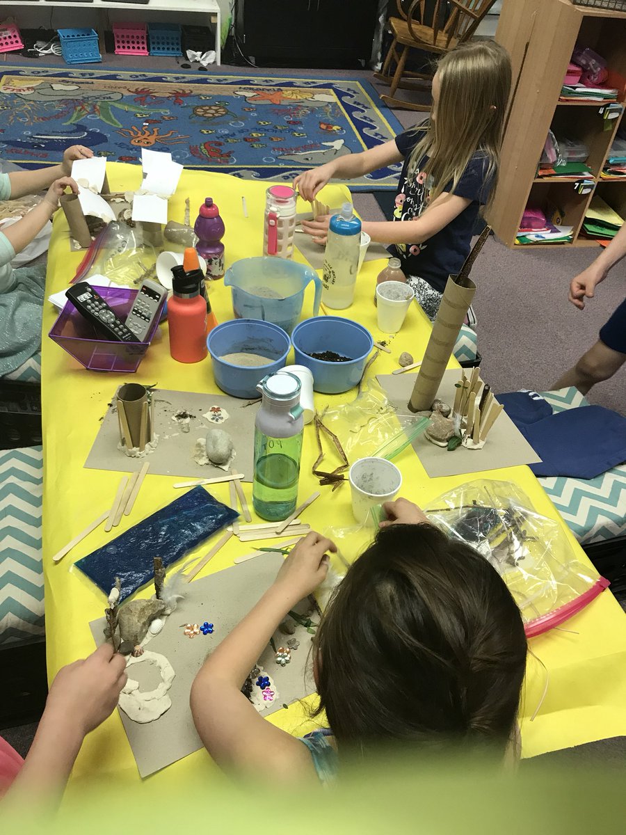mrsscott1st's tweet image. We had a blast making houses out of earth materials to see what was the strongest material to use.  #rooneyranch #JeffcoGenerations